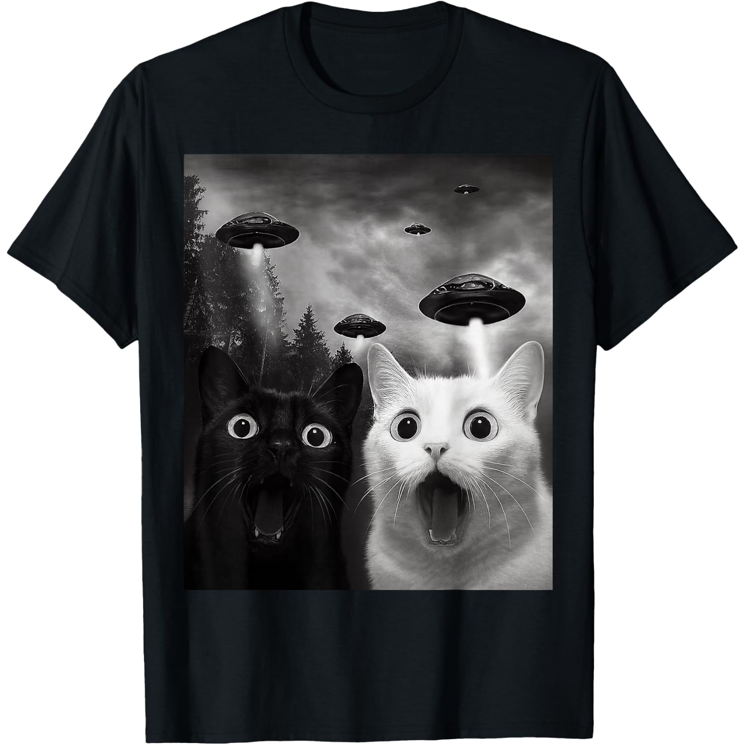 Cats Selfie with Alien UFO Funny Cat Gifts for Men Women Kid T-Shirt