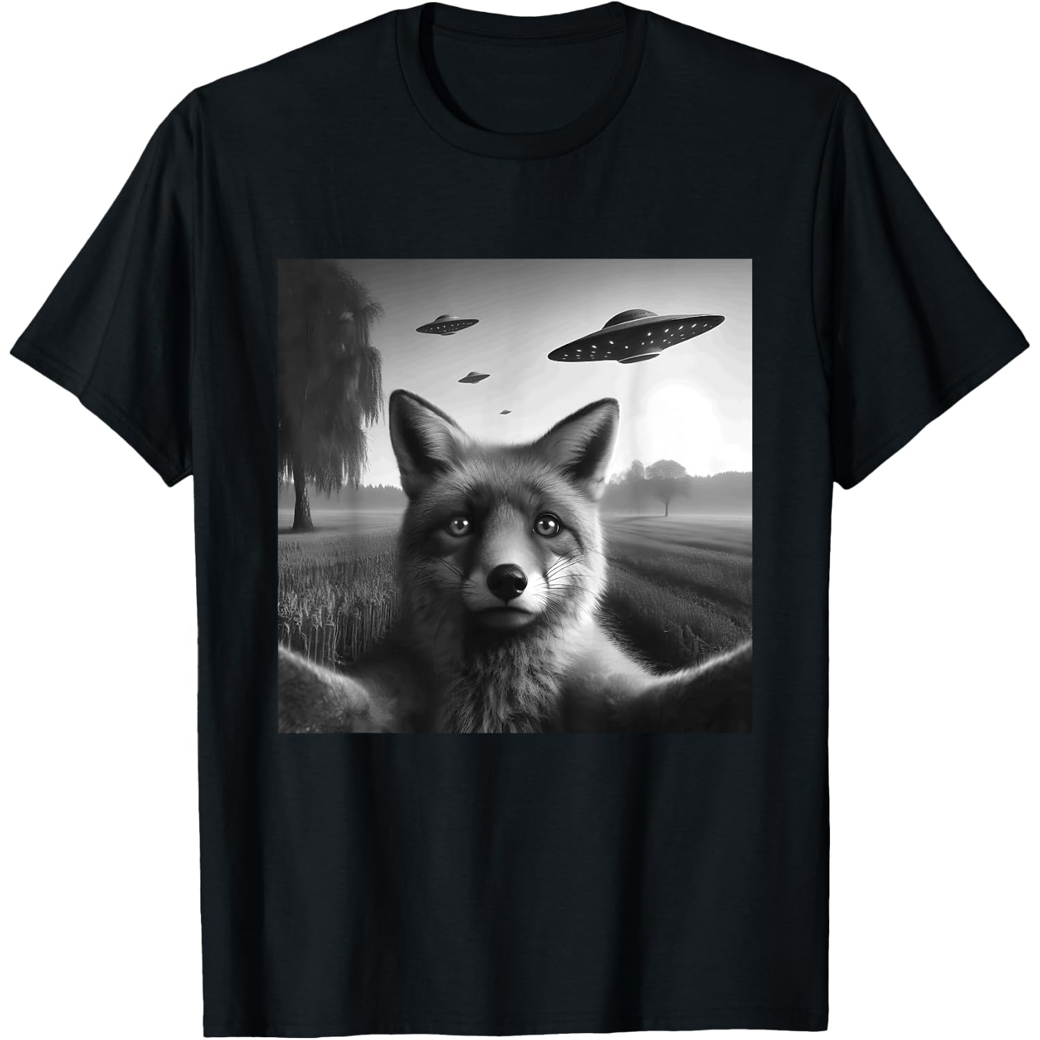 Fox Reynar Funny Graphic Selfie with UFOs Weird Aliens T-Shirt